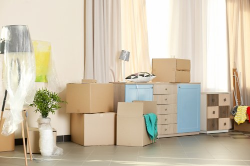 Van and moving boxes in Isleworth with transparent pricing information