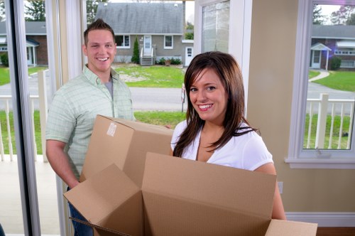 Local moving assistance for flats and homes in Isleworth