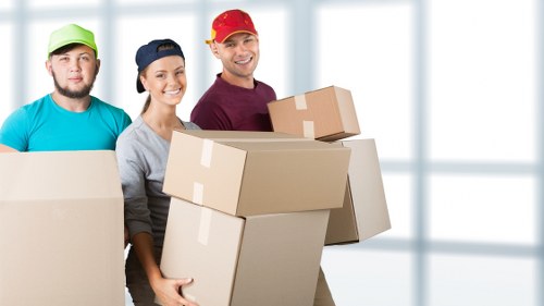 Moving van service in Isleworth for local home and business relocations