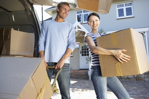 Choosing the right removal vehicle for a local Isleworth relocation